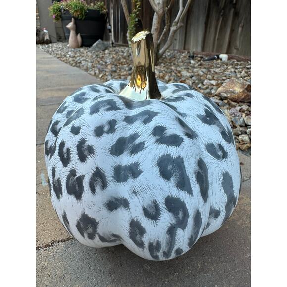 Leopard Gray and White Pumpkin with Gold Stem - Picture 1 of 7